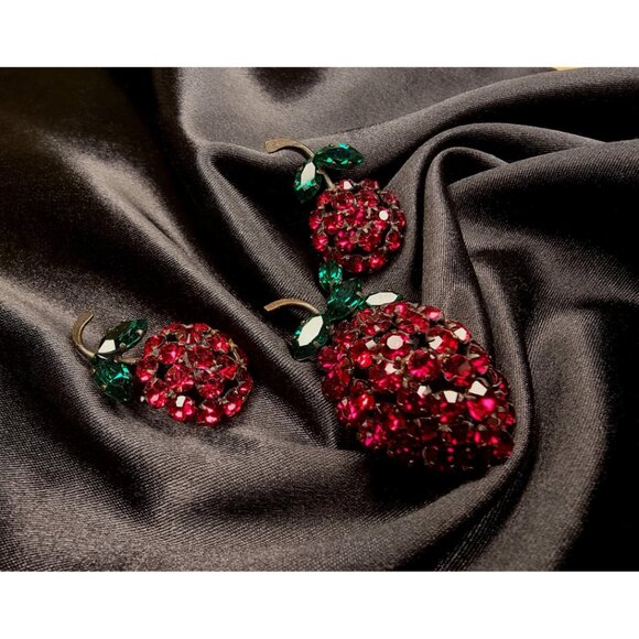 Vintage Made in Austria Red Strawberry Fruits Crystals Jewelry Set - Picture 2 of 5